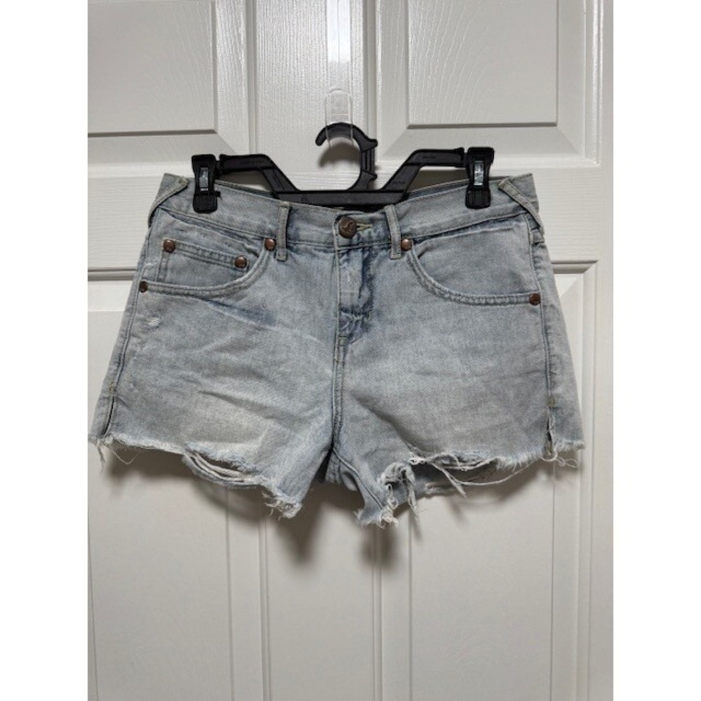 Free People distressed cut off denim shorts W 26